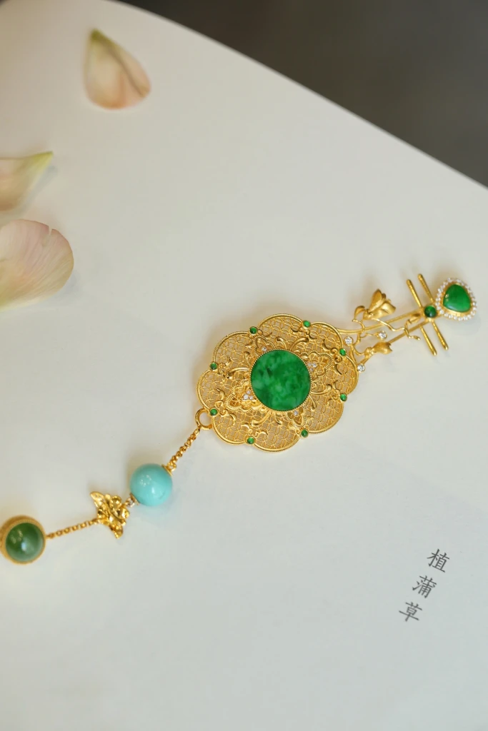 The Charm of Chinese Style | A Stunning Jade Pip...