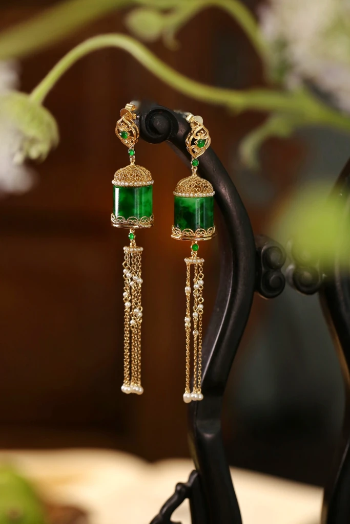 Exquisite palace-style earrings. Inspired by the...