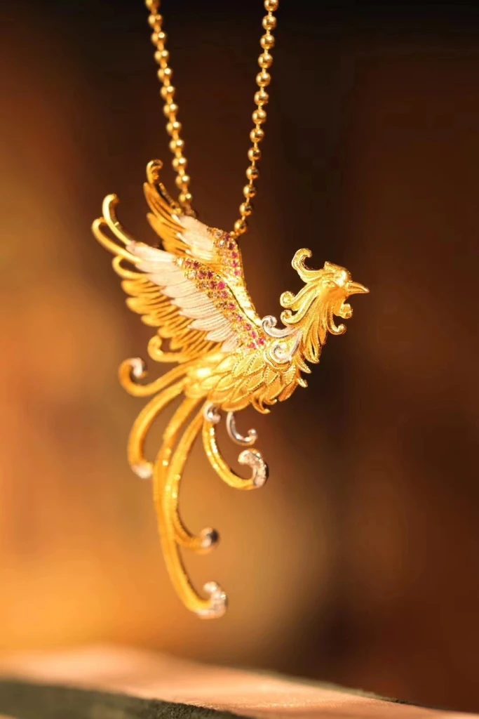 This phoenix pendant is exquisitely crafted, no...