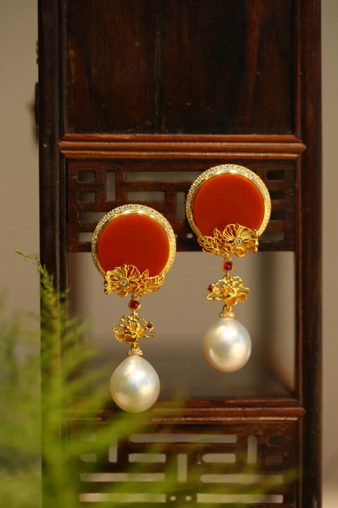 The highly sought-after South Red pearl earrings...