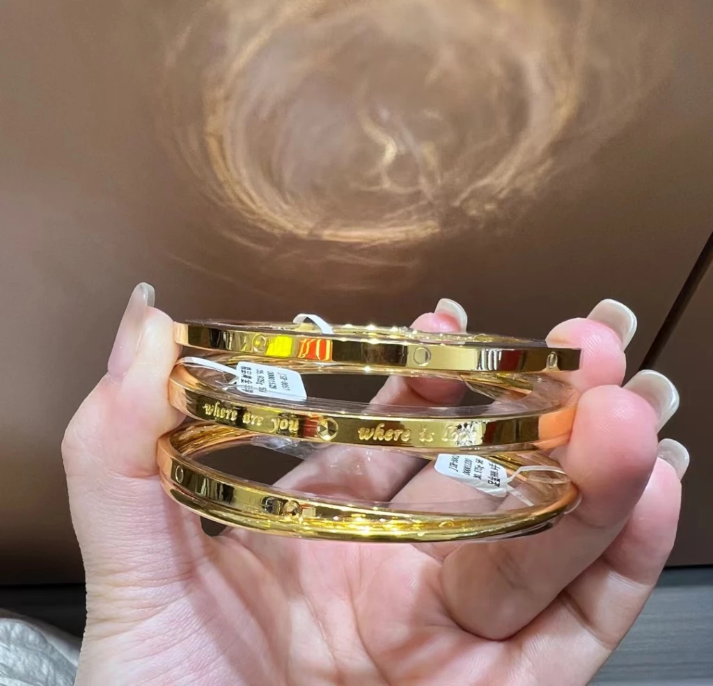 L'eleganza si trova in ogni momento Bracciale d'...