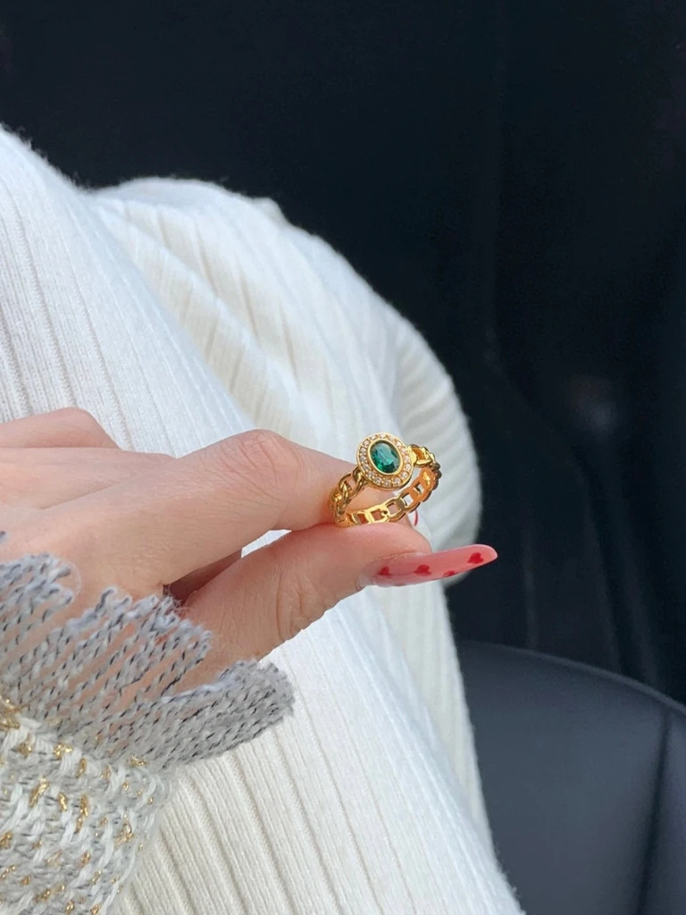 This stunning tank ring is sure to dazzle. It sp...